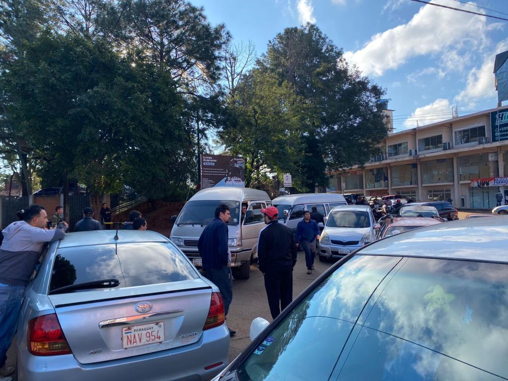 Cortes de paseros  aumentan las tensiones en el puente internacional