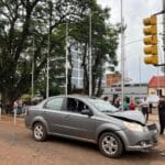 Operarios fueron atacados por abejas y los Bomberos trasladaron el enjambre a un lugar seguro en Santo Pipó